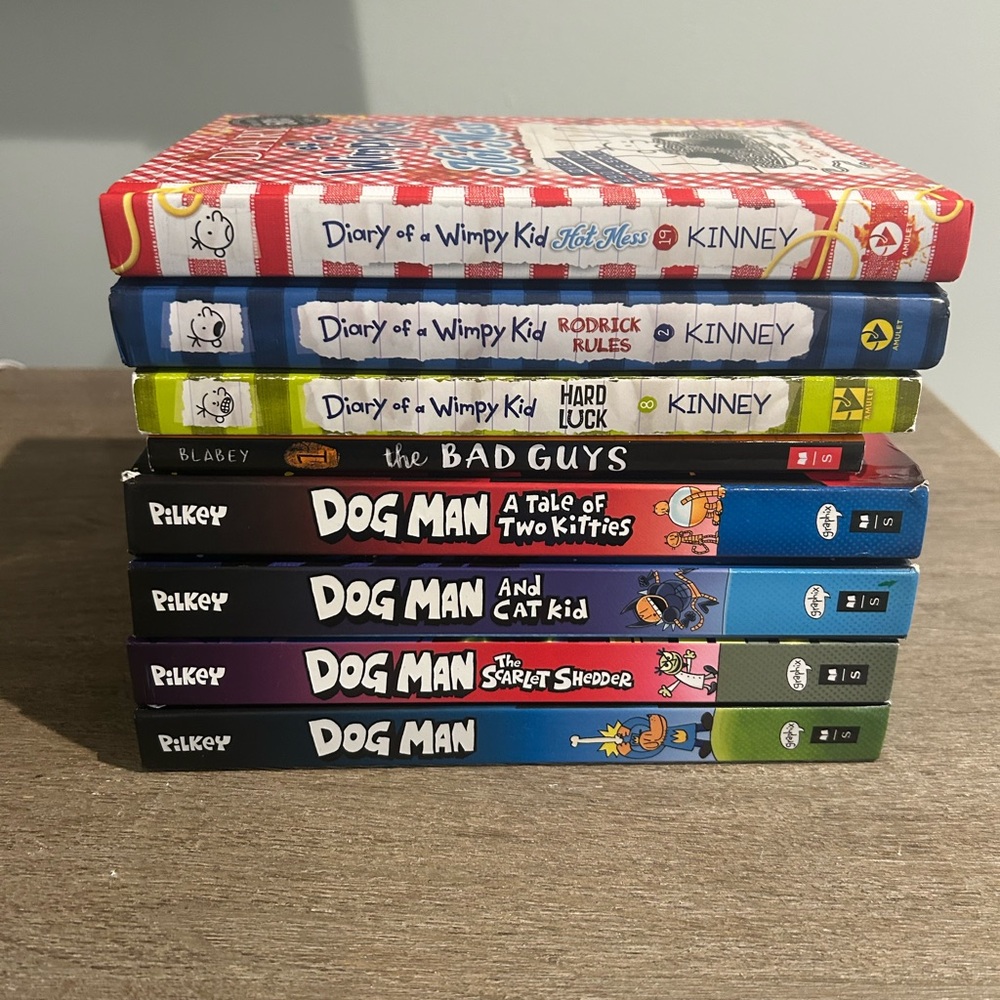 Graphic Novel Book Set of 8 Diary of a Wimpy Kid, Dog Man, the Bad Guys